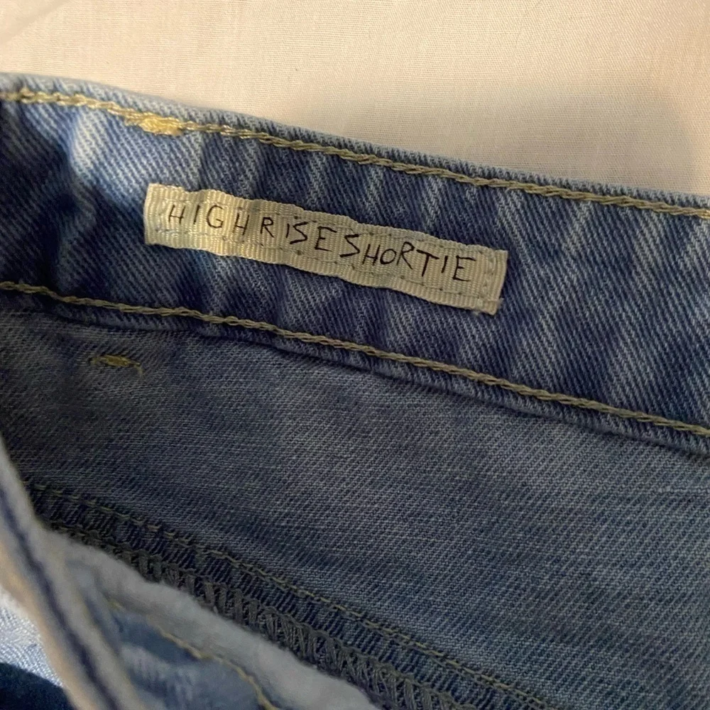 NWOT Hot Kiss Womens Jean Shorts High Rise Shortie Distressed Raw Hem lace